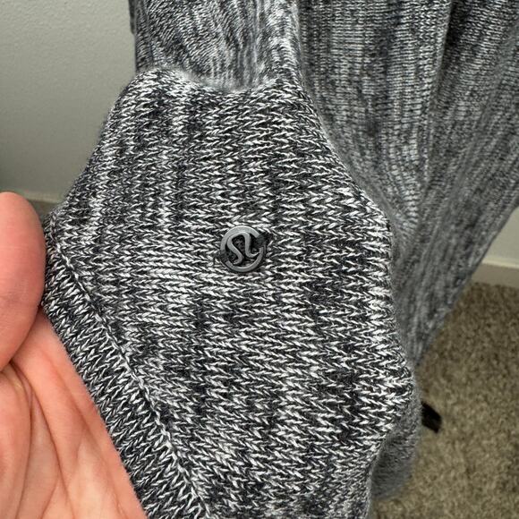 Lululemon Mantra Scarf - Picture 5 of 6